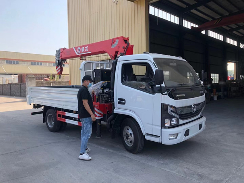 DONGFENG TRUCK WITH CRANE 2Tons_副本