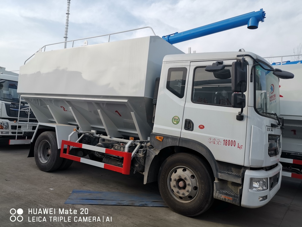 Dongfeng D9 22cbm bulk feed truck_副本