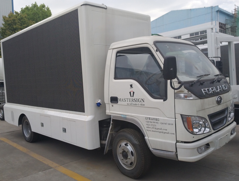 mobile LED advertising truck_副本